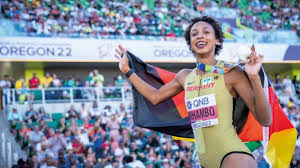 坚不可摧的 坚不可摧的